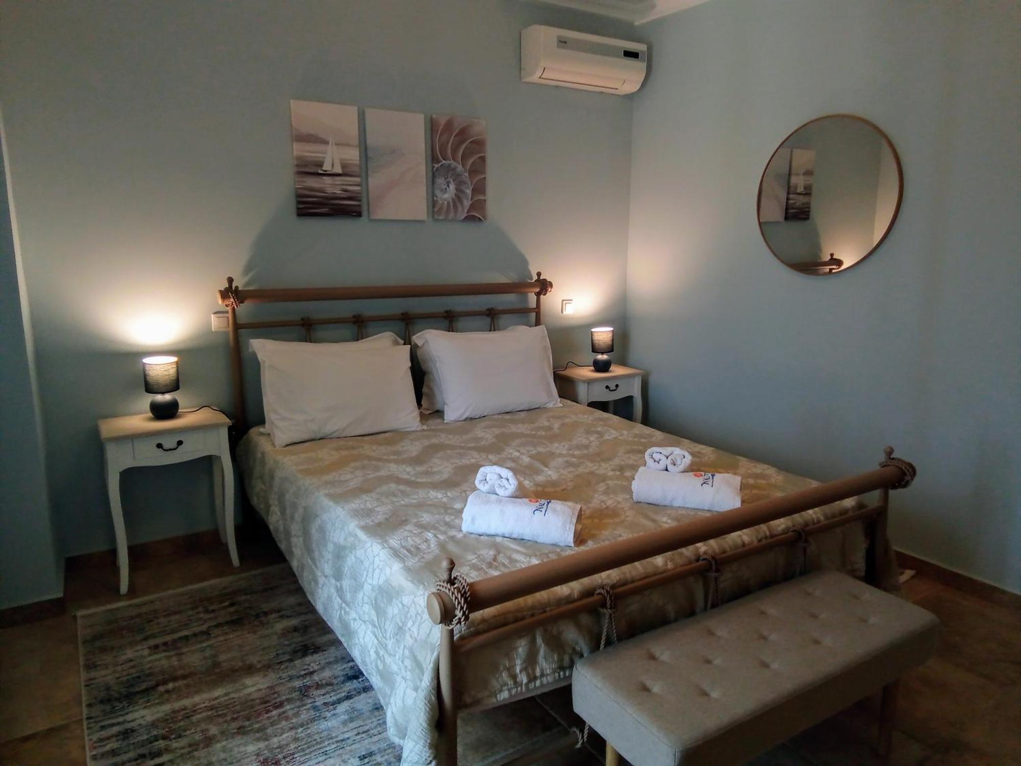 Nautilus Luxury Suites Galaxídhion Habitación foto