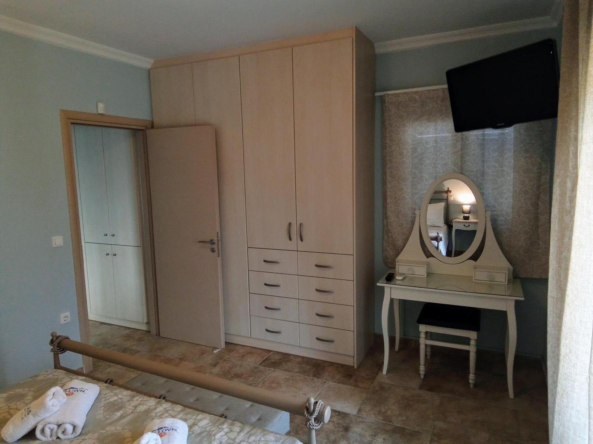 Nautilus Luxury Suites Galaxídhion Habitación foto