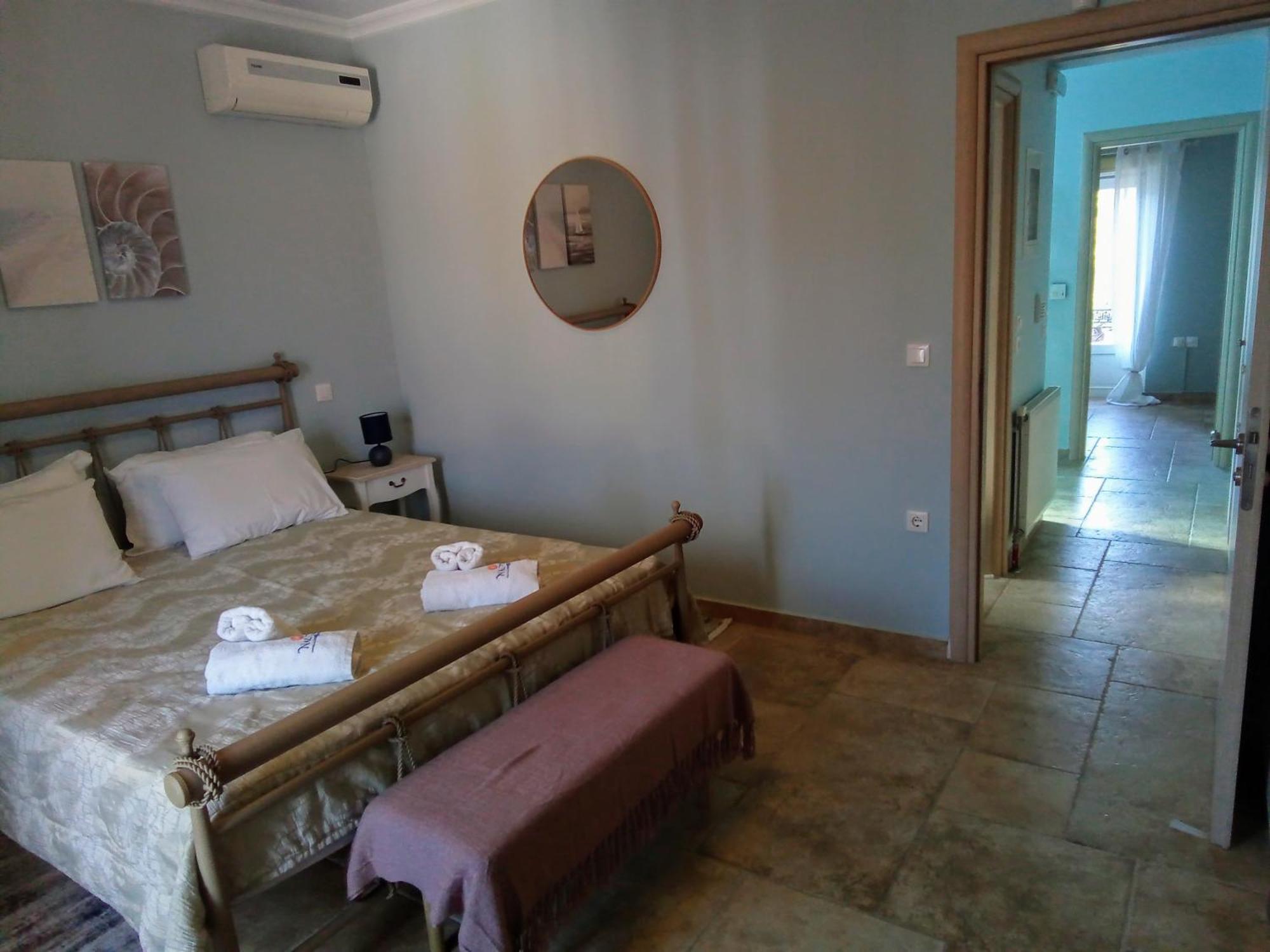 Nautilus Luxury Suites Galaxídhion Habitación foto